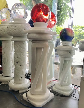 Chân đèn đá trắng nguyên khối cao 90cm T074