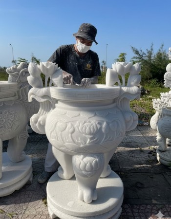 Lư hương đá trắng cao 1.25m, ngang 85cm, đk miệng 55cm T184