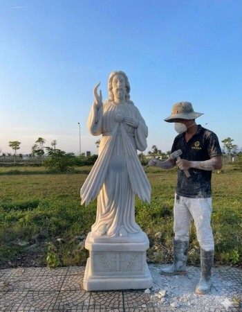 Tượng chúa GIÊSU đá trắng cao 2.1m - ngang 75cm - dài 50cm T146