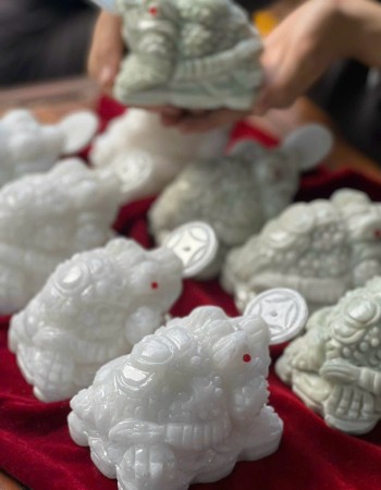 Cóc thiềm thừ đá trắng linh vật chiêu tài lộc cực tốt ngang 10cm cao 8cm T034